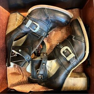 Freebird Sonoma Black Distressed Leather Ankle Boots with box